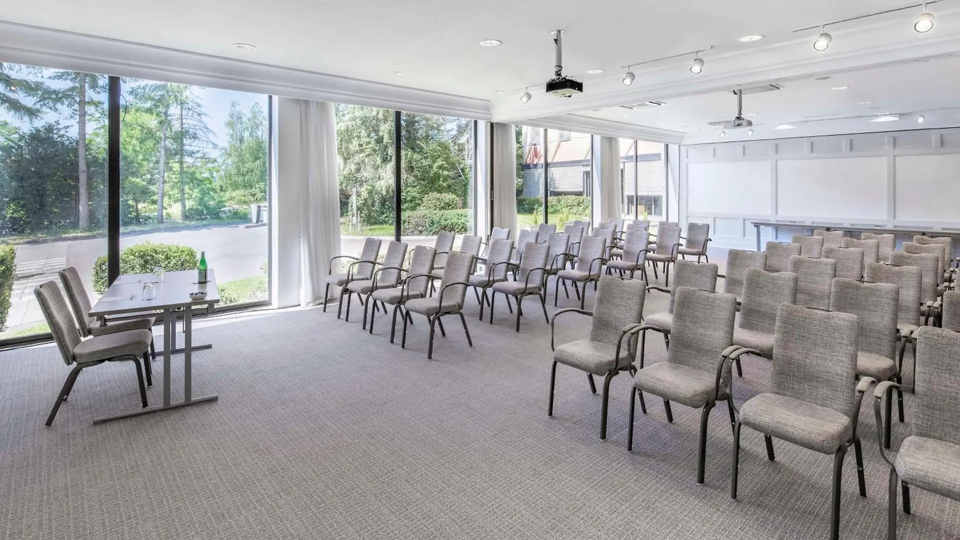 Nh Luxembourg Airport Hotel Niederanven 4*,  Luxemburg